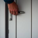 Trinco desalinhado como ajustar